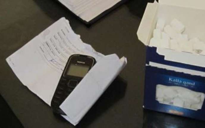 Qənddən “Nokia” çıxdı