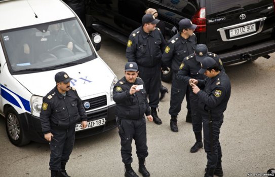 Özünü güllələyən polisin qardaşı danışdı