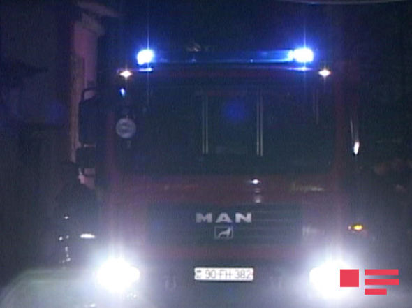 Bakıda güclü yanğın: 30 nəfər təxliyyə olunub - FOTOLAR