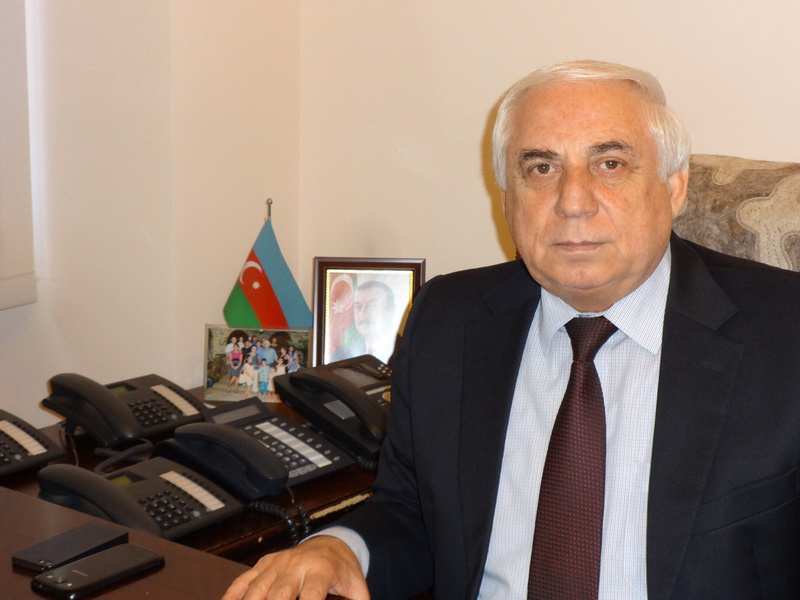 Deputatdan ilginc təklif: ‘Əgər müəllim 150-200 manatla dolana bilmirsə, onda işdən sonra da başqa nə iləsə məşğul olsun’