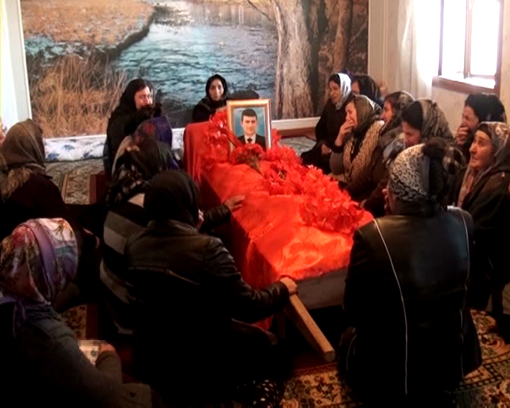 Göyçayda qız üstündə öldürülən nişanlı gəncin yasından – REPORTAJ