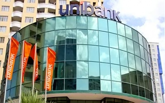 ‘Unibank’ın filialı qarşısında aksiya –  müştərilər yolu bağladı ( İDDİA)