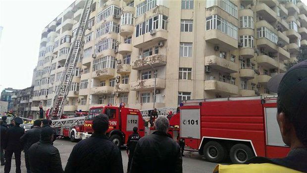 Bakıda 9 mərtəbəli binada baş verən yanğın söndürüldü - FOTOLAR