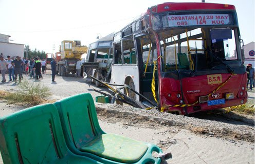 Bakıda 3 avtobus toqquşdu: – ölən və xeyli yaralı var
