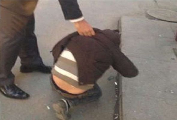 Bakıda dilənçi uşağı restoranda döydülər - FOTO