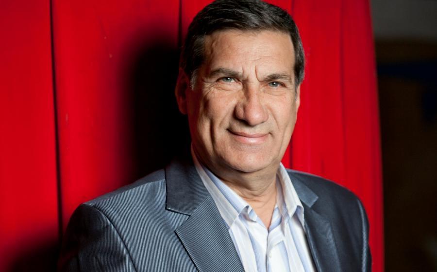 Arif Quliyev teatrdan getdi
