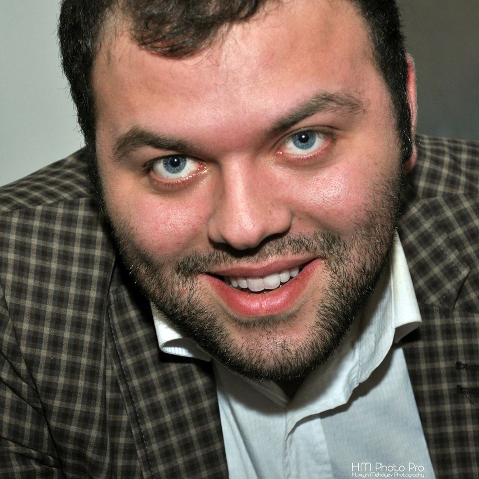 Bu ölkədən qaçmaq lazımdır deyənlərə…
