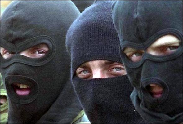 Xətaidə maskalılar qadının əli-qolunu bağlayıb cinayət törətdilər