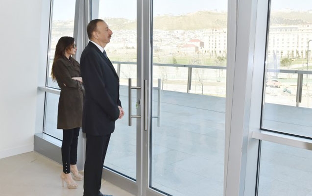 İlham Əliyevlə ailəsi İdman Sarayında