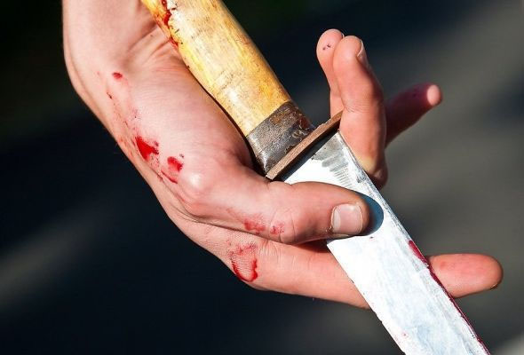 Bakıda şagird sinif yoldaşına 18 bıçaq zərbəsi vurdu