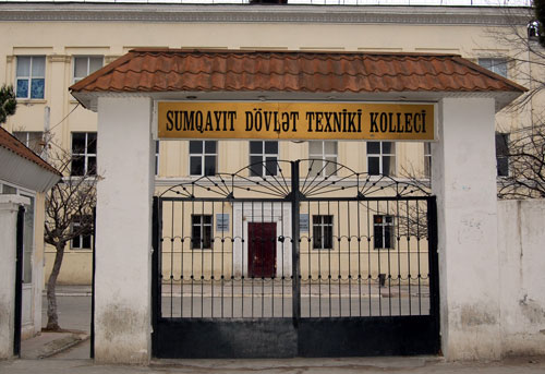 Sumqayıtda direktor pulsuz tələbəni imtahandan keçirmir