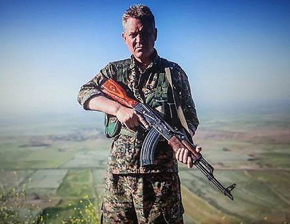 Məşhur aktyor İŞİD-lə savaşmağa getdi - FOTO