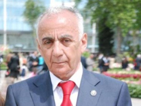 “Şikayətləri varsa, gəlib özümə desinlər” - Hacıbala Abutalıbov