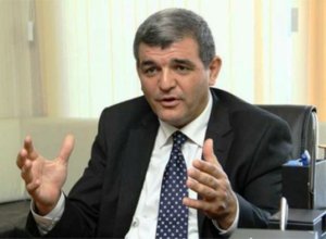 "5 yaşlı qızı, o mələk cocuğu bir sərxoşdan, bir manyakdan qoruya bilməyən bir cəmiyyətik"