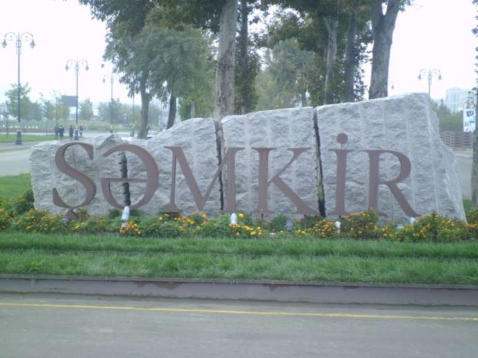 Maktəbli uşaq Şəmkirin icra başçısı oldu