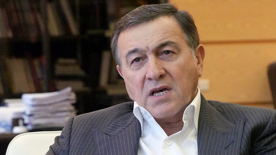 "Emin hər həftə onların yanına uçur" - Araz Ağalarov