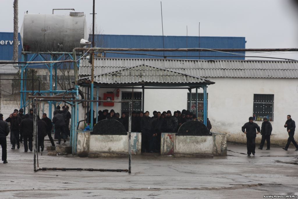 Bakıda cəzaçəkmə müəssisəsində kütləvi dava