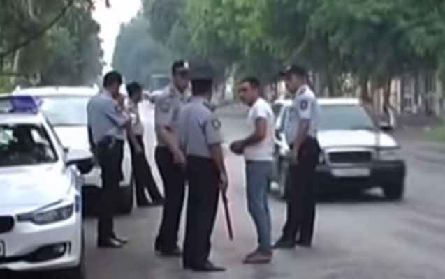 Polislə sürücülər arasında dava- VİDEO