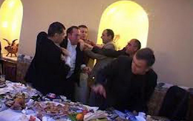 Toyda dava düşdü, 4 nəfər yaralandı