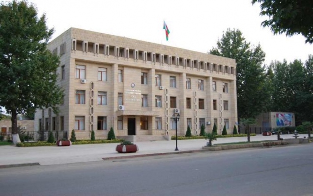 İcra başçısı qadın müavini işdən çıxardı