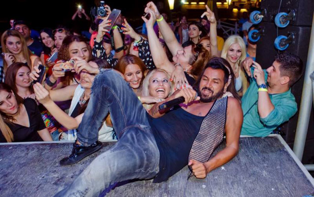 Məşhur homoseksualın Bakı konsertindən- FOTOLAR 