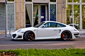 Bakıda “Porsche”ni yardılar: Avtomobildən 8 min oğurlandı