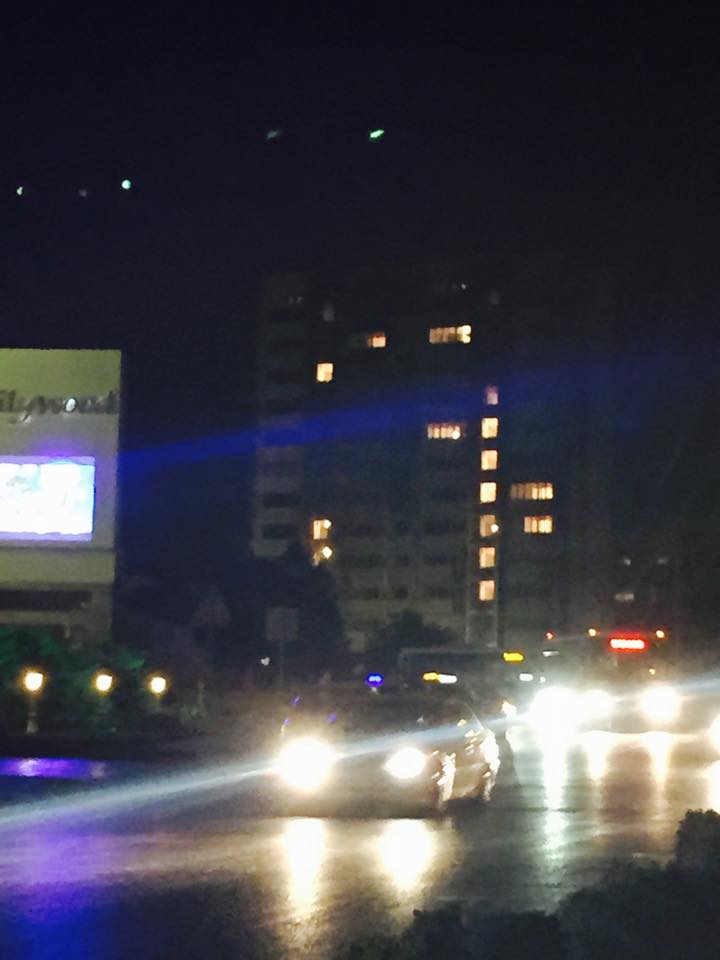 Yanan binaya 3 ay sonra ilk dəfə elektrik verildi - FOTOLAR