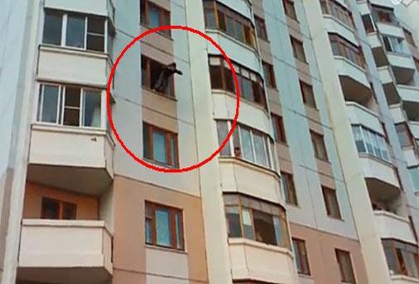 8-ci km bazarının yaxınlığında kişi özünü 10-cu mərtəbədən atdı