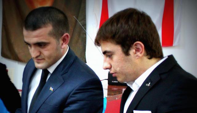 Səninlə dost ola bilmədim… kiçik qardaşım idin