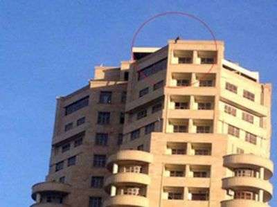 Bakıda arvadı evdən gedən kişi özünü damdan atmaq istədi