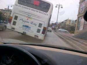 Bakıda avtobus şou