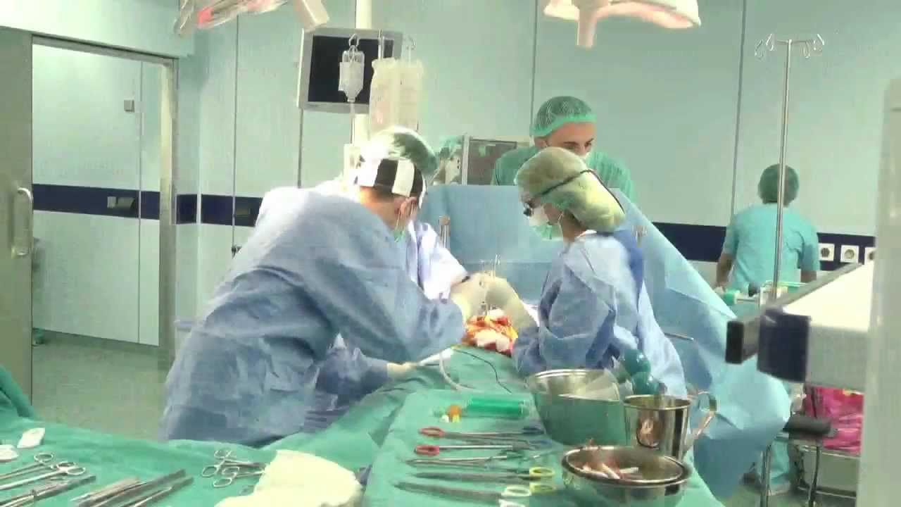 Azərbaycan Tibb Universitetinin (ATU) Tədris Cərrahiyyə klinikasında universitet tarixində ilk-  Anadan övladına böyrək köçürülüb 