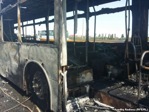 Bakıda yanan avtobusun -  FOTOLARI 