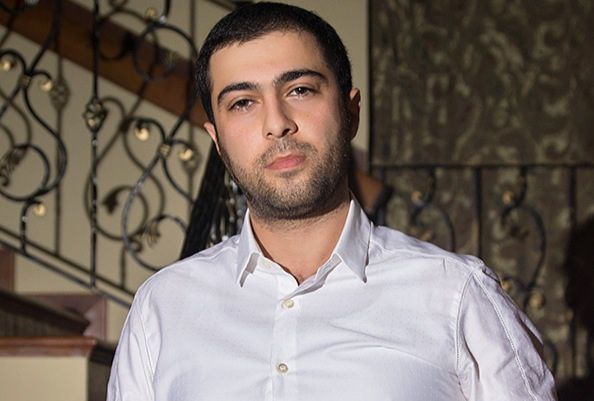 Namiq Qaraçuxurlu bir il əvvəl evlənib, qızı da var