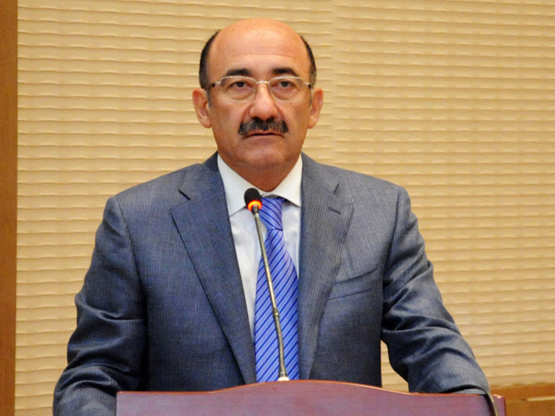 Əbülfəs Qarayev "Azdrama"da baş verənlərə cavab verdi: 