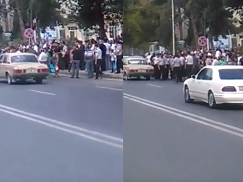 Məcburi köçkünlər yolu kəsdilər - VİDEO