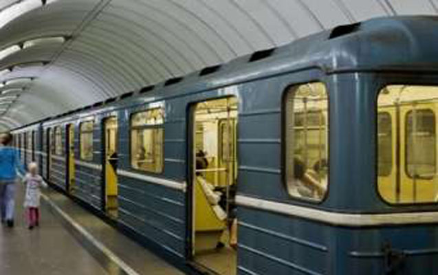 Bakı metrosunda nasazlıq - Hərəkət dayandı
