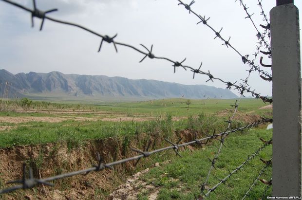 Bakıda atanı öldürüb, oğulu yaralayan qatil İrana qaçdı