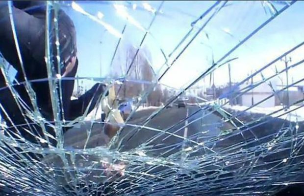 Bakıda piyada özünü maşının altına atdı – VİDEO