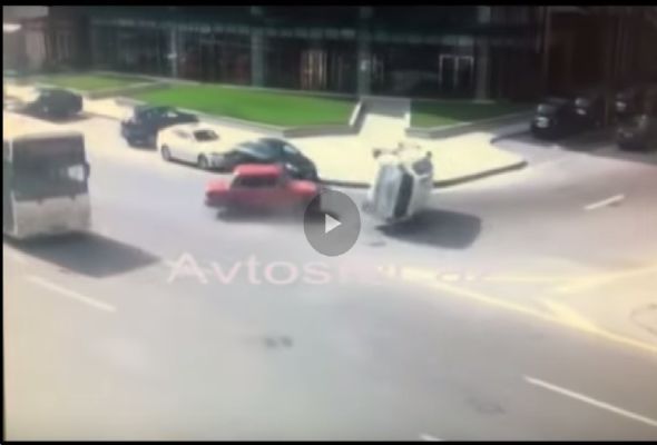 Bakıda “011” “Land Cruiser”i belə aşırdı -VİDEO