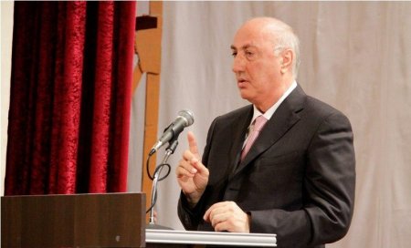 Zakir Fərəcov Sumqayıtda mağazaları sökdürməyə başlayır