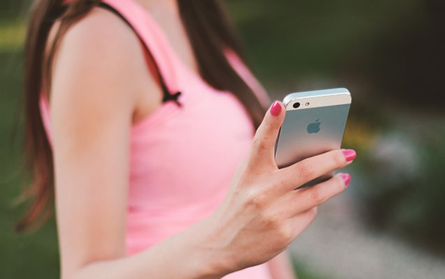 “iPhone”ların Azərbaycana gətirilməsinə qadağa qoyuldu
