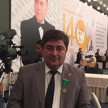 Daha bir baş redaktor deputatlığa namizəd oldu