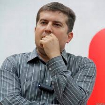 Erkin Qədirli namizədliyini geri götürdü