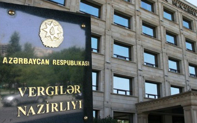 Vergi əməkdaşı işdən çıxarıldı