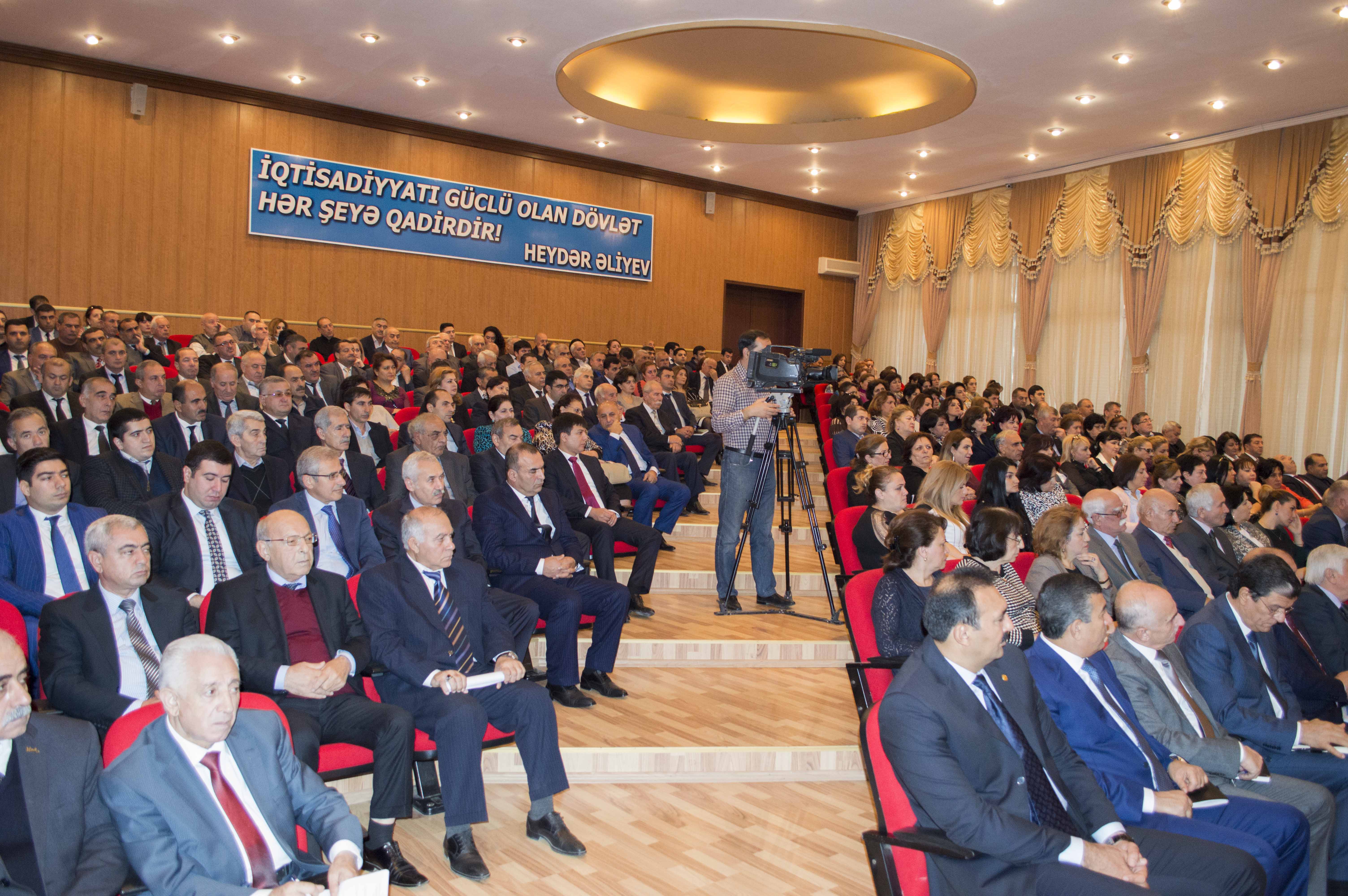 Nərimanov Rayon İcra Hakimiyyəti başçısı yanında Şuranın iclası keçirilib -  FOTO