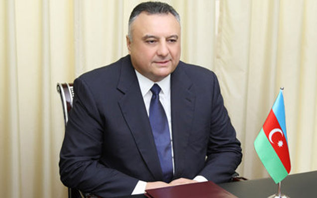 Eldar Mahmudov hamının qarşısına çıxdı-  Dəfn mərasimində