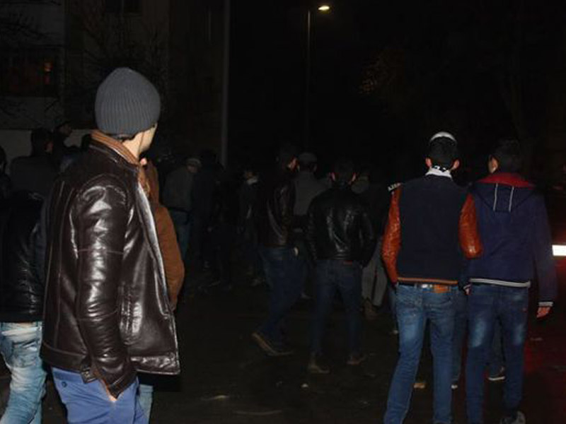 Gəncədə dəhşət: soya bilmədikləri oğlanın üzünə kimyəvi maddə tökdülər