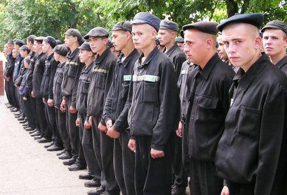 Yetkinlik yaşına çatmayan cinayətkarların məhkumluq müddəti azaldılır