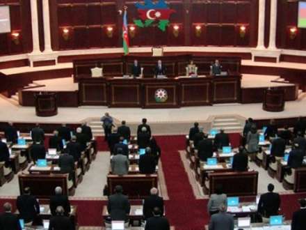 Yeni deputatların keçmişi: Müəllim, həkim, işsiz, rəssam...